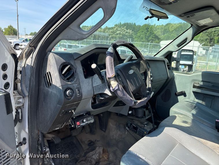 image for item ER3242 2012 Ford F450 Super Duty dump truck