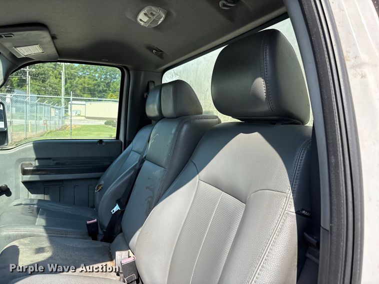 image for item ER3242 2012 Ford F450 Super Duty dump truck