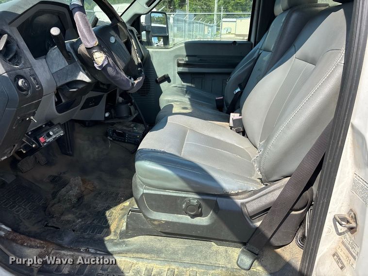 image for item ER3242 2012 Ford F450 Super Duty dump truck