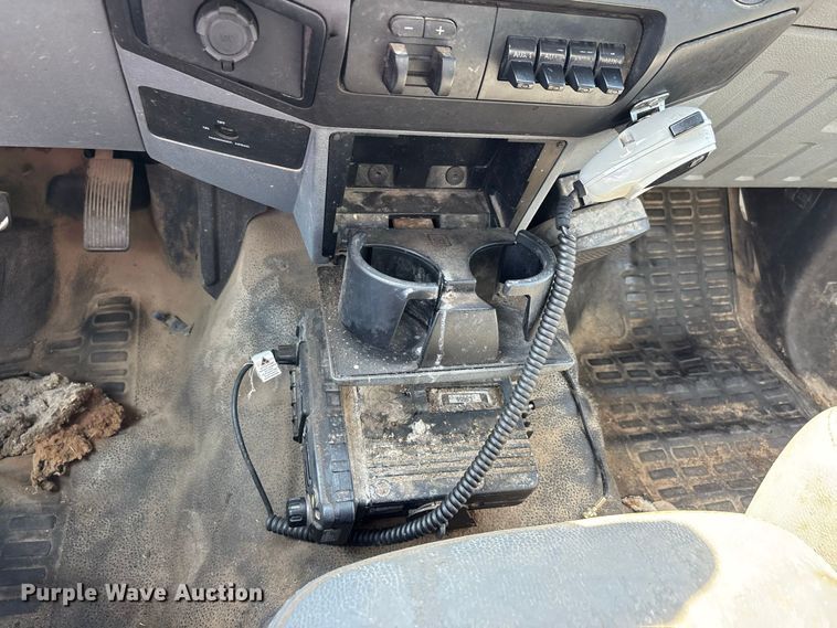 image for item ER3242 2012 Ford F450 Super Duty dump truck