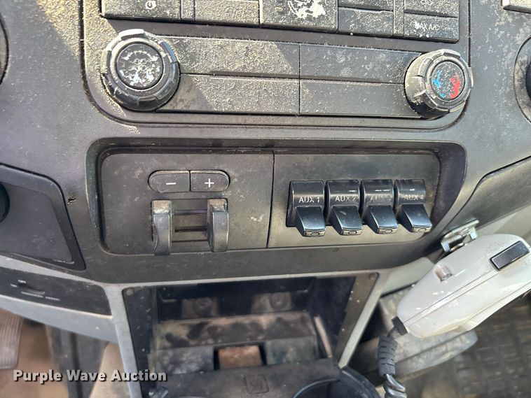 image for item ER3242 2012 Ford F450 Super Duty dump truck