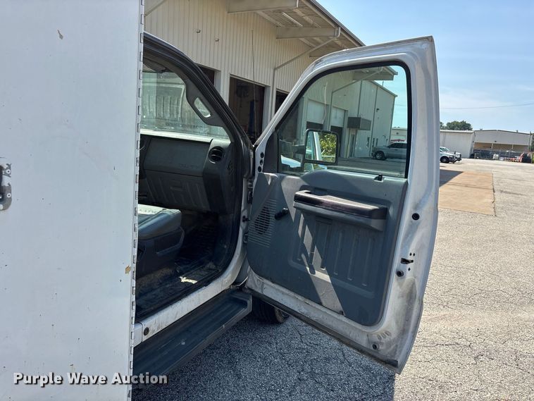 image for item ER3242 2012 Ford F450 Super Duty dump truck