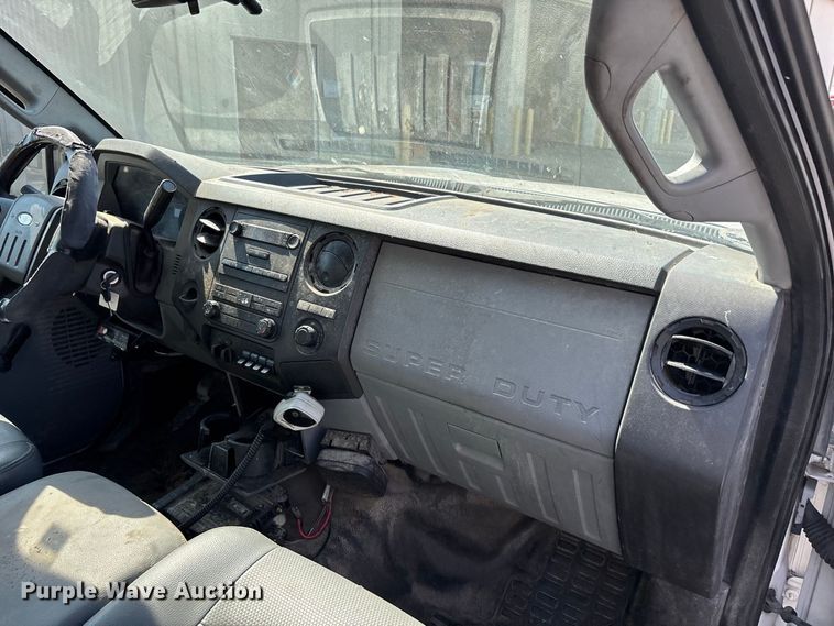 image for item ER3242 2012 Ford F450 Super Duty dump truck