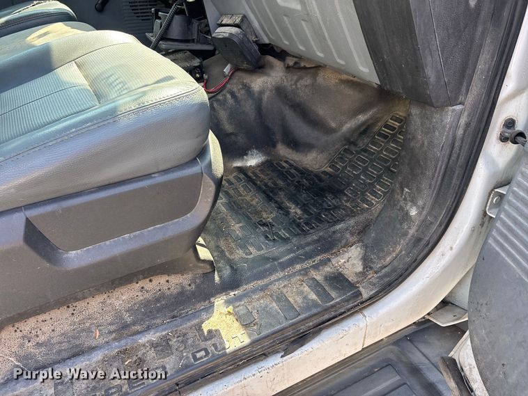 image for item ER3242 2012 Ford F450 Super Duty dump truck