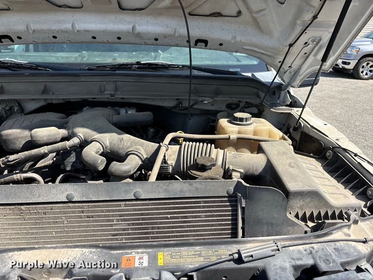 image for item ER3242 2012 Ford F450 Super Duty dump truck