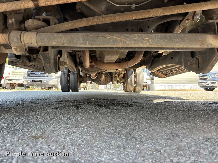 image for item ER3242 2012 Ford F450 Super Duty dump truck