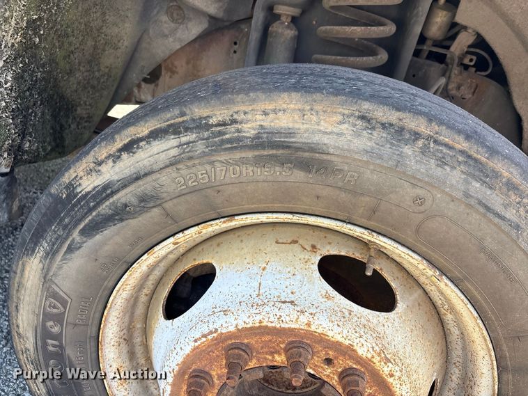 image for item ER3242 2012 Ford F450 Super Duty dump truck