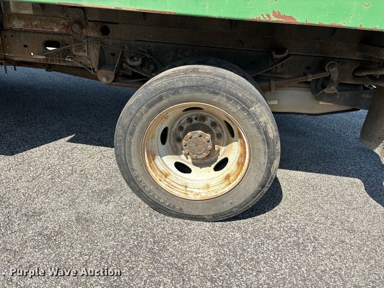 image for item ER3242 2012 Ford F450 Super Duty dump truck