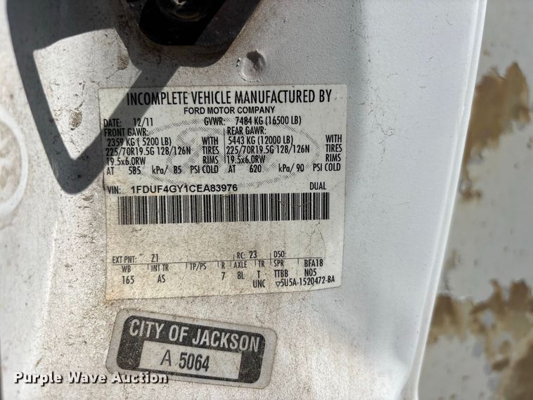 image for item ER3242 2012 Ford F450 Super Duty dump truck