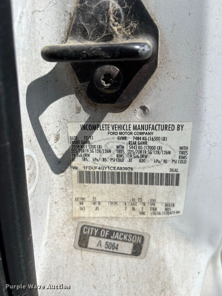 image for item ER3242 2012 Ford F450 Super Duty dump truck