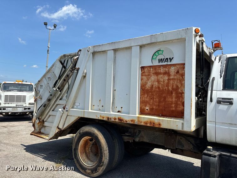 image for item ER3244 1999 GMC C7 refuse truck