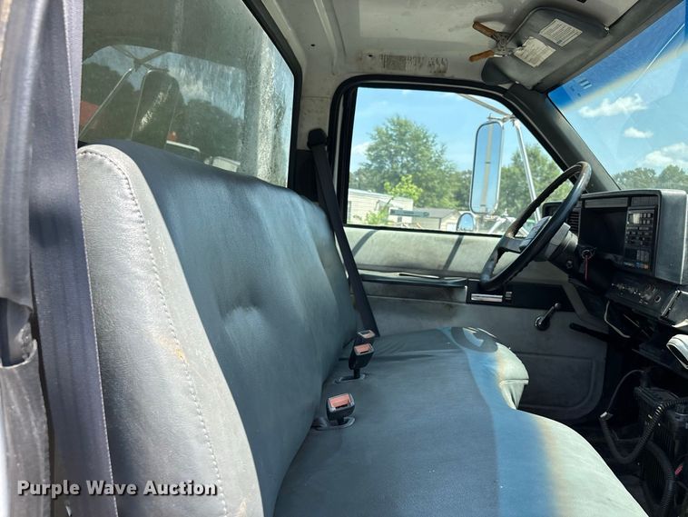 image for item ER3244 1999 GMC C7 refuse truck
