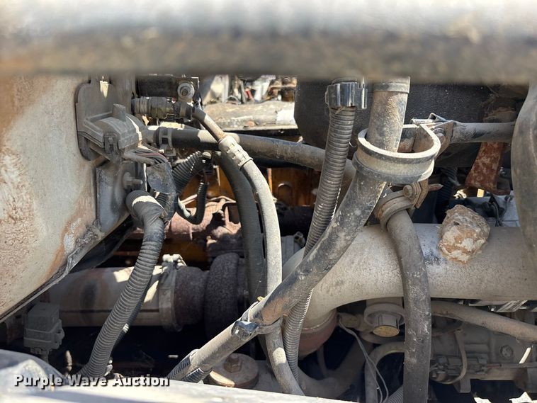 image for item ER3244 1999 GMC C7 refuse truck
