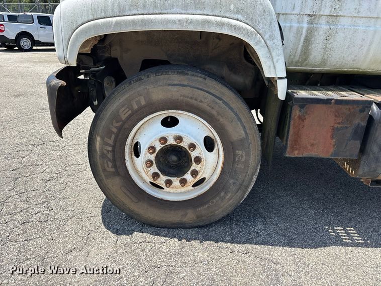 image for item ER3244 1999 GMC C7 refuse truck