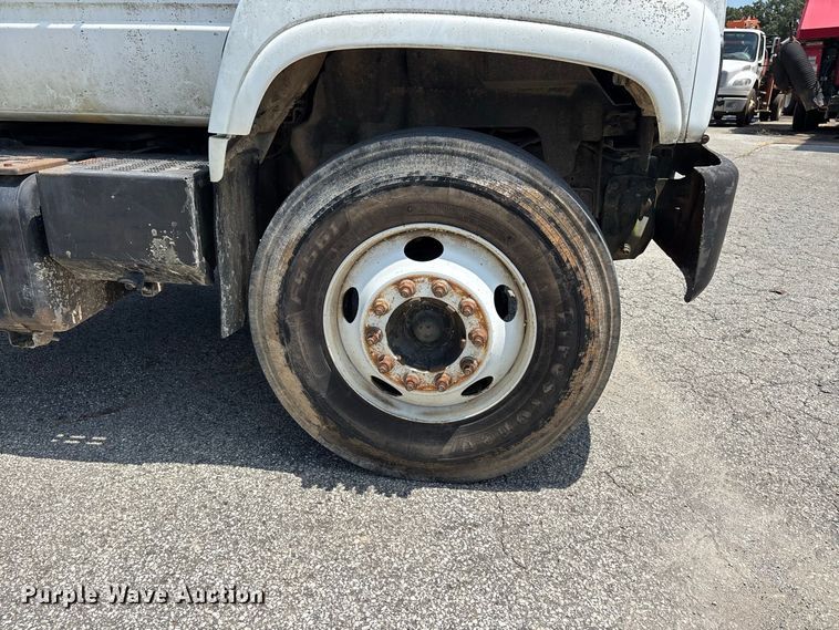 image for item ER3244 1999 GMC C7 refuse truck