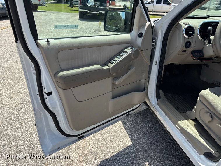 image for item ER3245 2006 Ford Explorer SUV