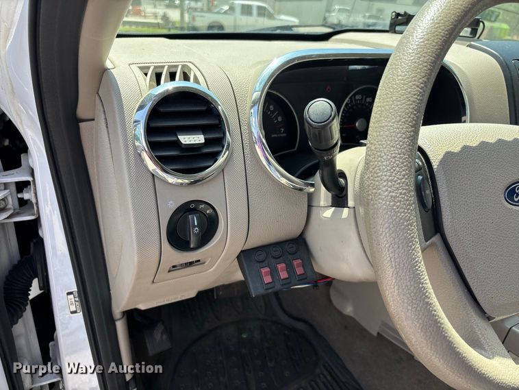 image for item ER3245 2006 Ford Explorer SUV