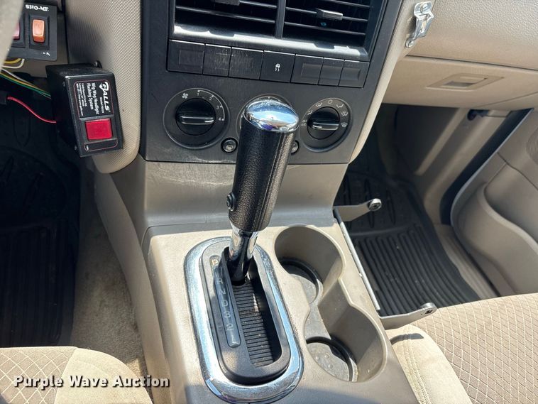 image for item ER3245 2006 Ford Explorer SUV