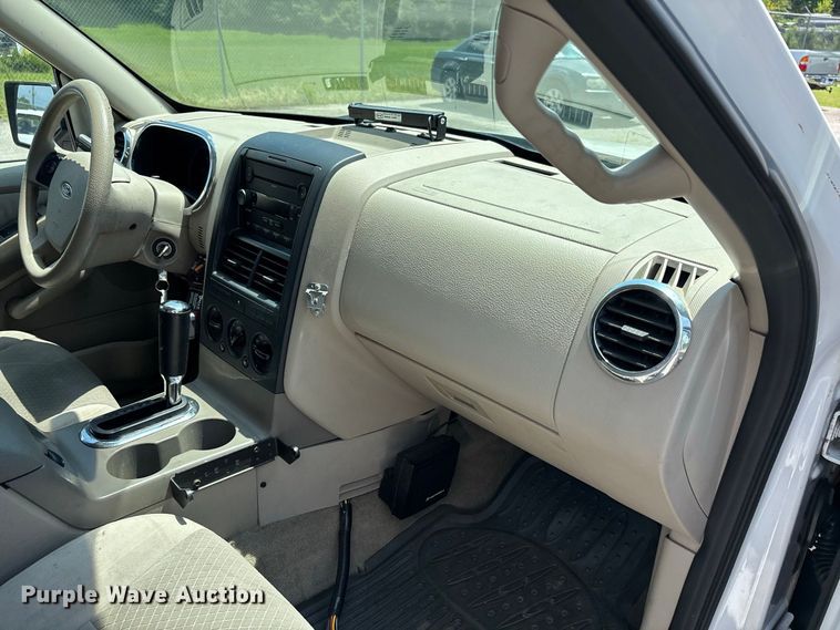 image for item ER3245 2006 Ford Explorer SUV