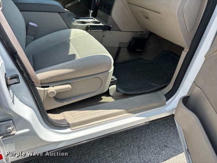 image for item ER3245 2006 Ford Explorer SUV