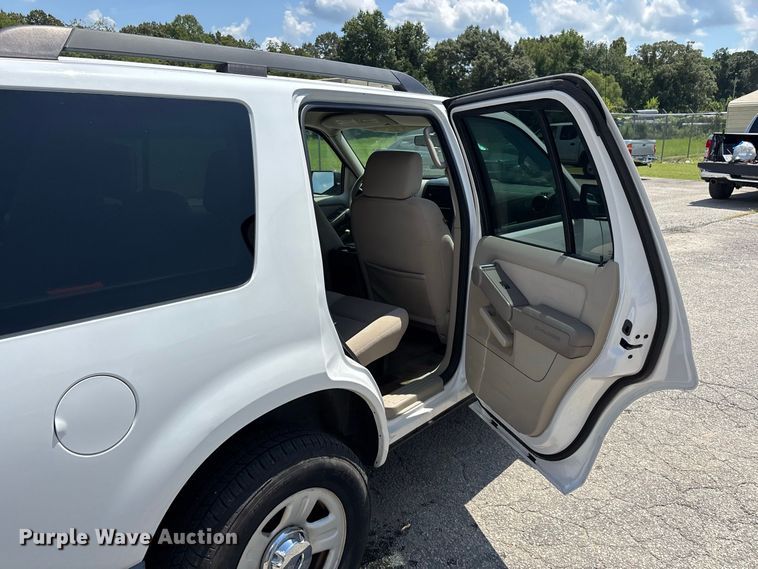 image for item ER3245 2006 Ford Explorer SUV