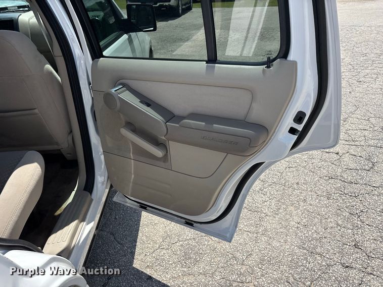 image for item ER3245 2006 Ford Explorer SUV