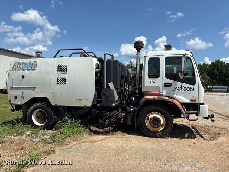 image for item ER3247 2011 Freightliner S2 street sweeper truck