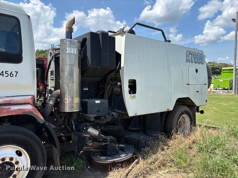 image for item ER3247 2011 Freightliner S2 street sweeper truck