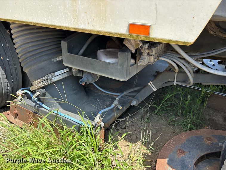 image for item ER3247 2011 Freightliner S2 street sweeper truck
