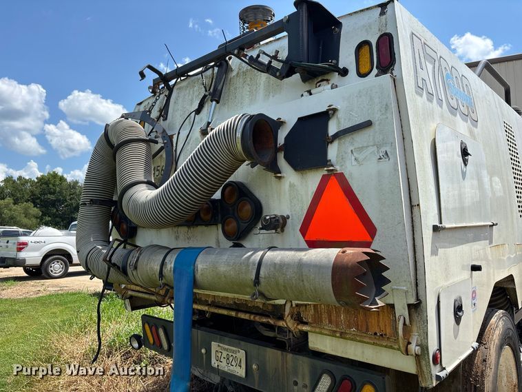 image for item ER3247 2011 Freightliner S2 street sweeper truck
