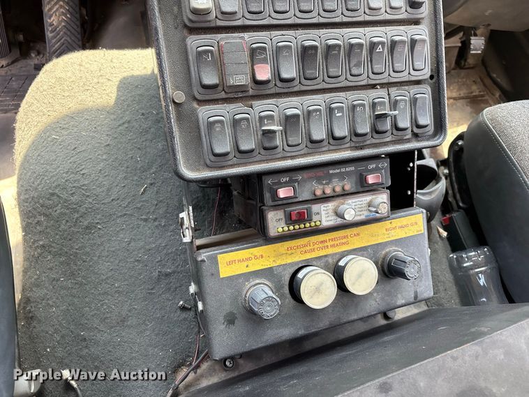 image for item ER3247 2011 Freightliner S2 street sweeper truck
