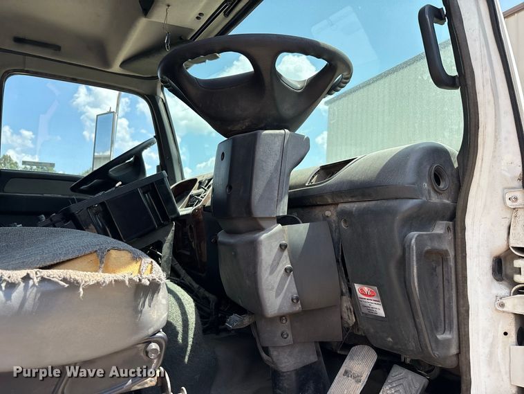 image for item ER3247 2011 Freightliner S2 street sweeper truck
