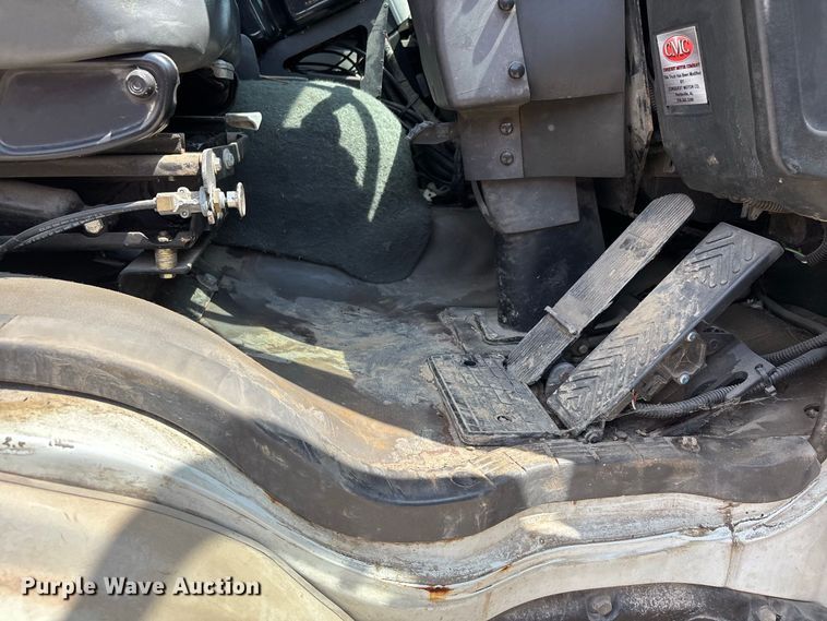 image for item ER3247 2011 Freightliner S2 street sweeper truck