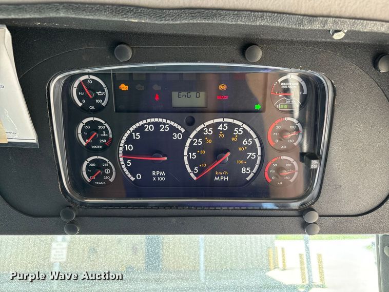 image for item ER3247 2011 Freightliner S2 street sweeper truck