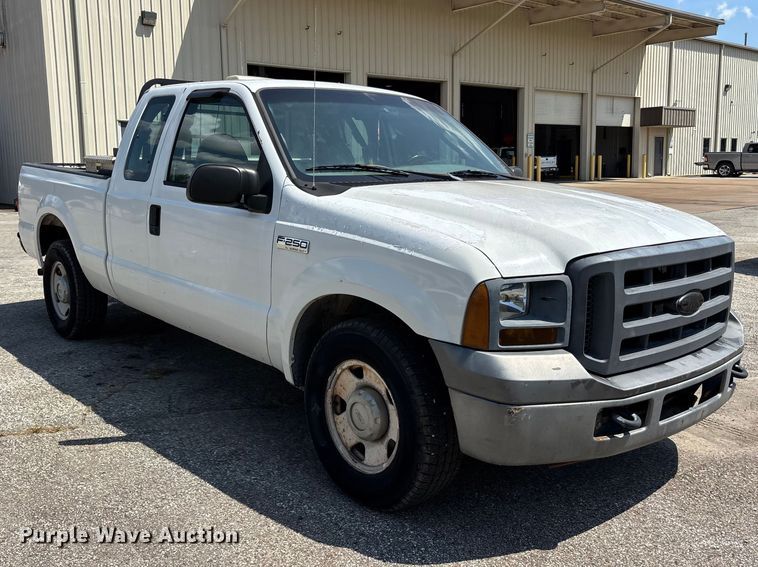 image for item ER3248 2005 Ford F250 Super Duty Ext. Cab pickup truck