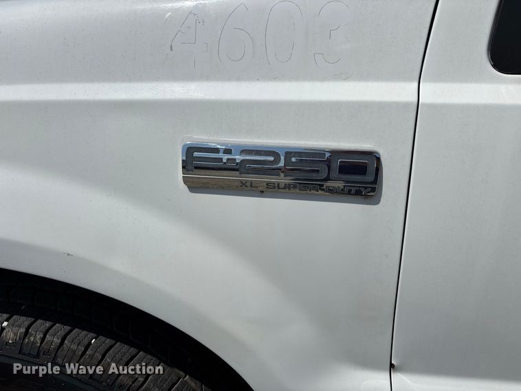 image for item ER3248 2005 Ford F250 Super Duty Ext. Cab pickup truck