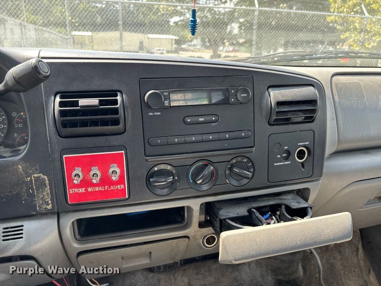 image for item ER3248 2005 Ford F250 Super Duty Ext. Cab pickup truck