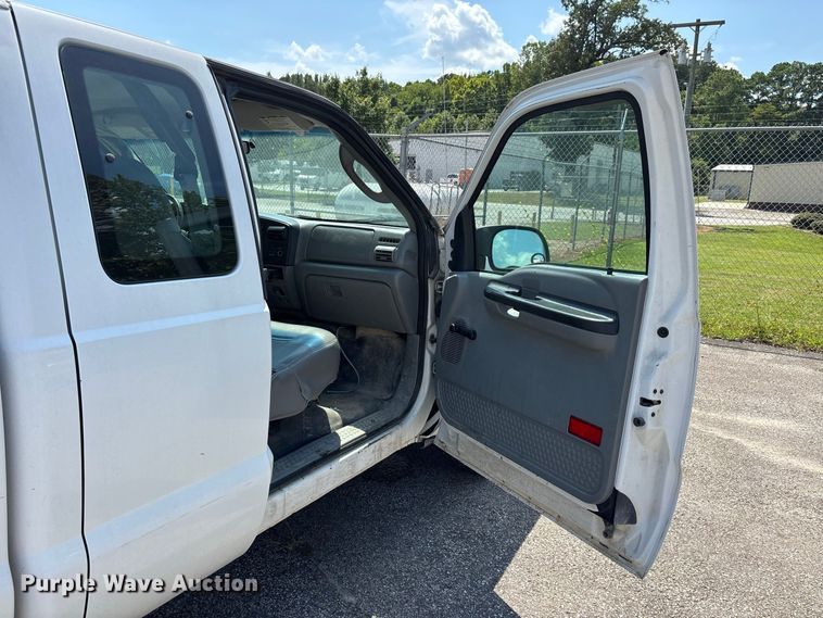 image for item ER3248 2005 Ford F250 Super Duty Ext. Cab pickup truck