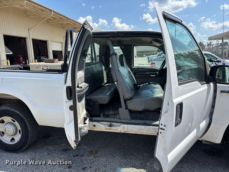 image for item ER3248 2005 Ford F250 Super Duty Ext. Cab pickup truck