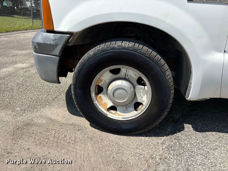 image for item ER3248 2005 Ford F250 Super Duty Ext. Cab pickup truck