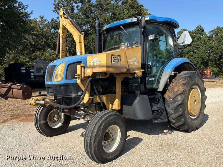 2003 New Holland TS115A tractor