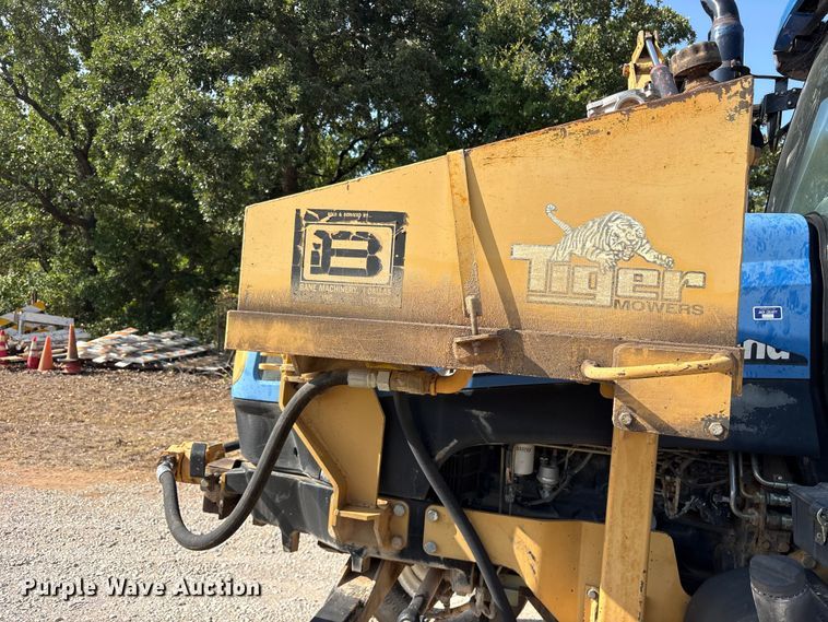 image for item ET0369 2003 New Holland TS115A tractor