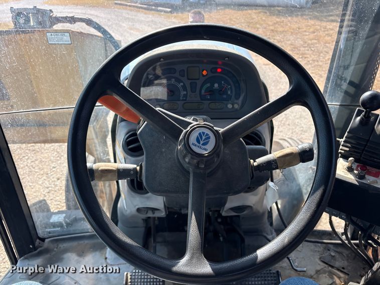 image for item ET0369 2003 New Holland TS115A tractor