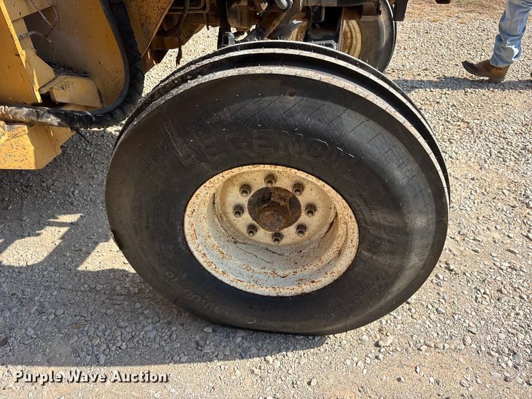 image for item ET0369 2003 New Holland TS115A tractor