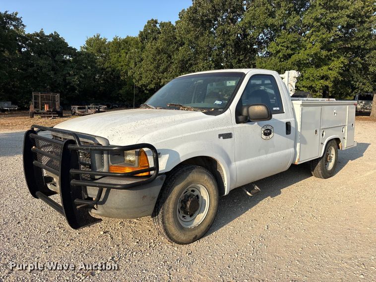 1999 Ford F250 Super Duty utility bed pickup truck