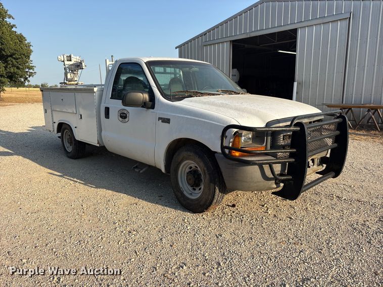 image for item ET0370 1999 Ford F250 Super Duty utility bed pickup truck