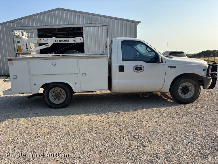 image for item ET0370 1999 Ford F250 Super Duty utility bed pickup truck
