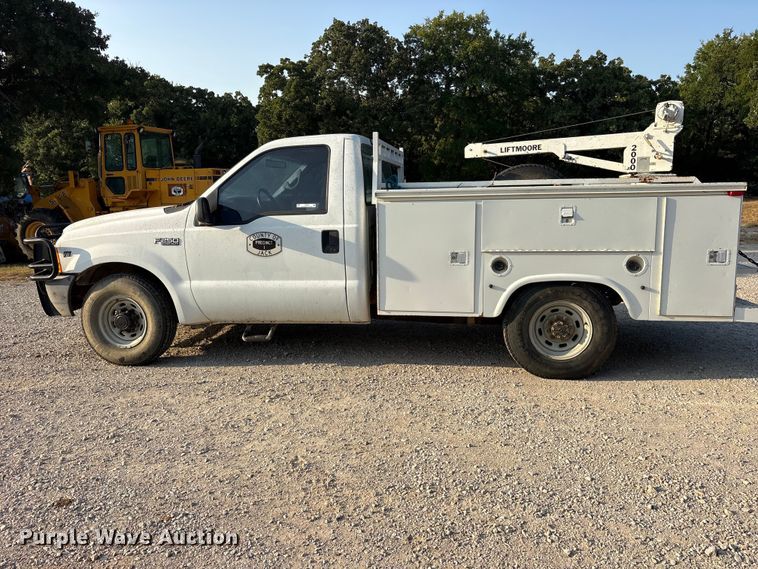 image for item ET0370 1999 Ford F250 Super Duty utility bed pickup truck