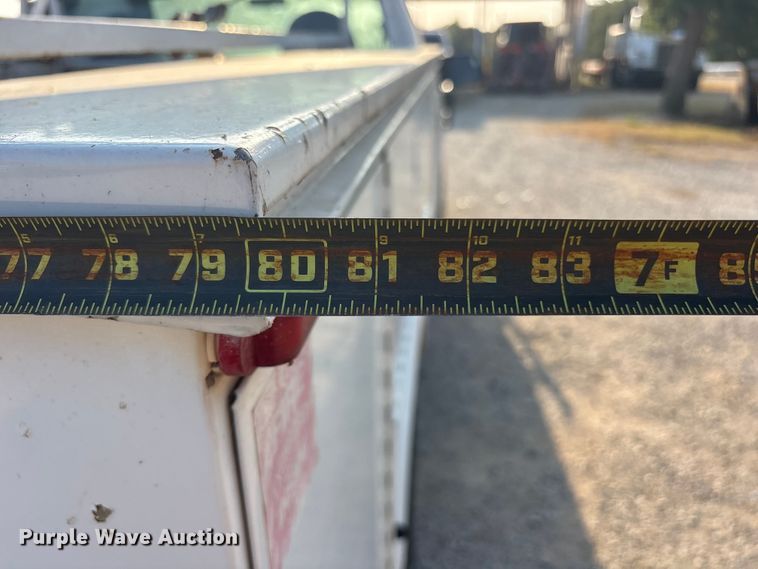 image for item ET0370 1999 Ford F250 Super Duty utility bed pickup truck