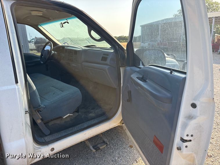 image for item ET0370 1999 Ford F250 Super Duty utility bed pickup truck